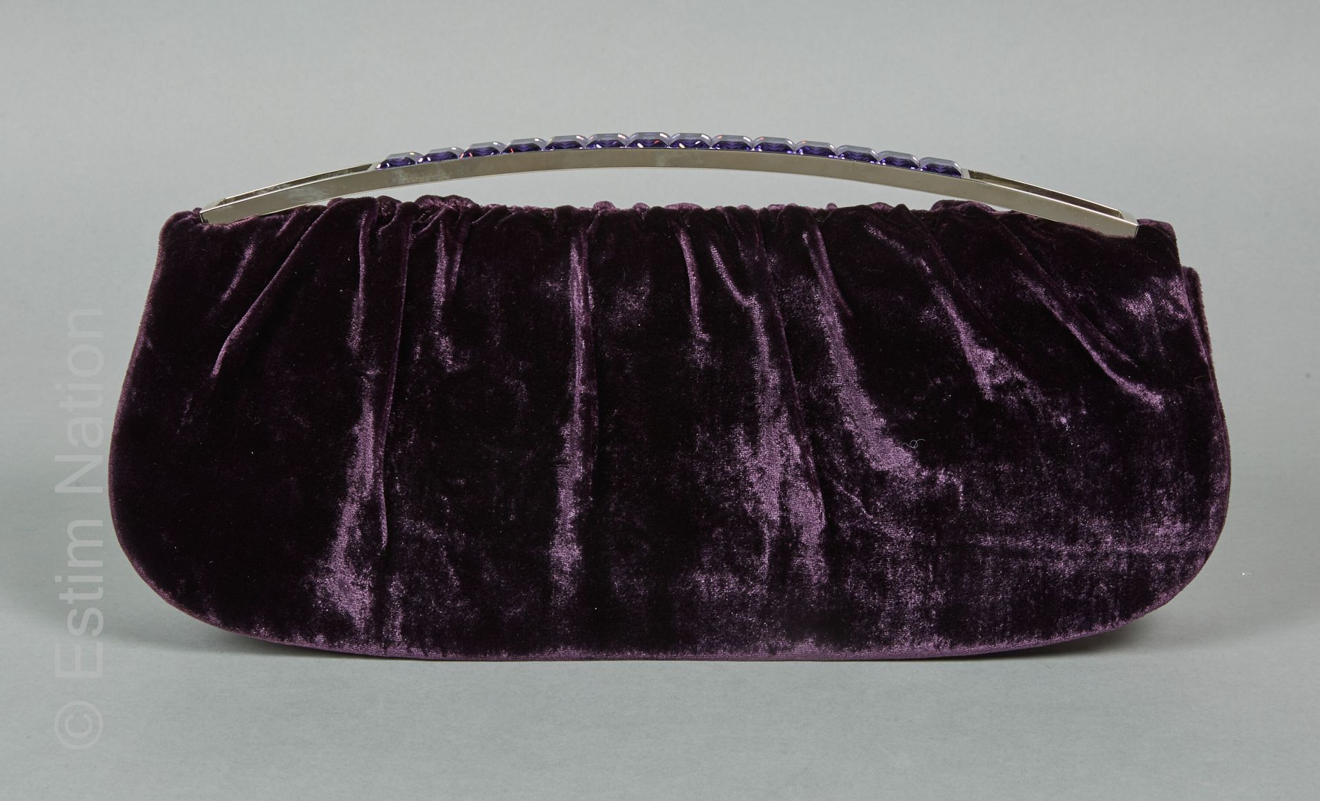 MICHAEL TEPERSON POCHETTE du soir en velours violet, anse en métal chromé rehaus&hellip;