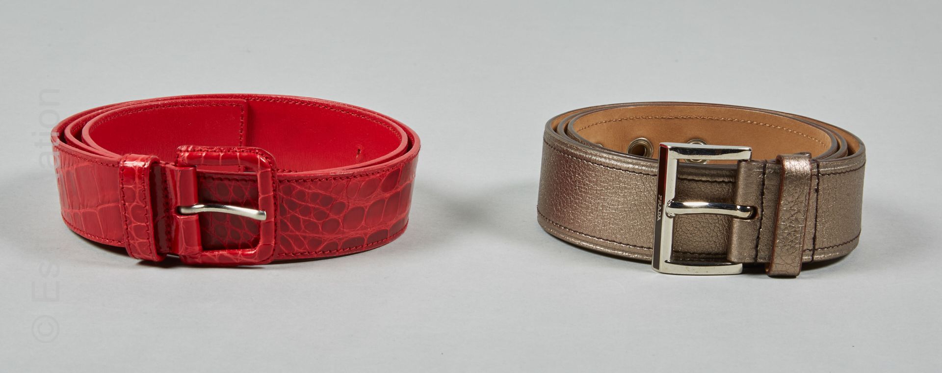 PRADA CEINTURE en crocodile rouge (T 90), CEINTURE en cuir métallisé (T 95) (san&hellip;