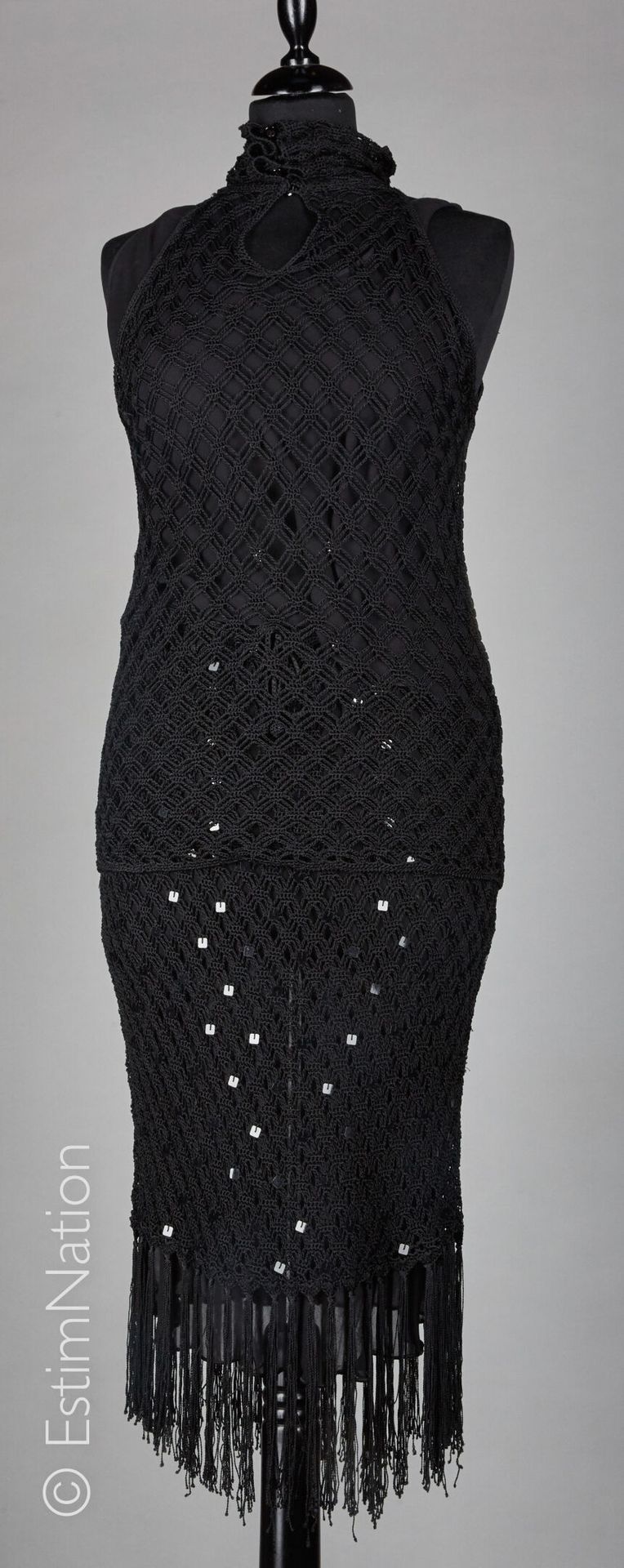 FENDI ENSEMBLE en tricot crochet noir comprenant un top à col montant, une jupe &hellip;