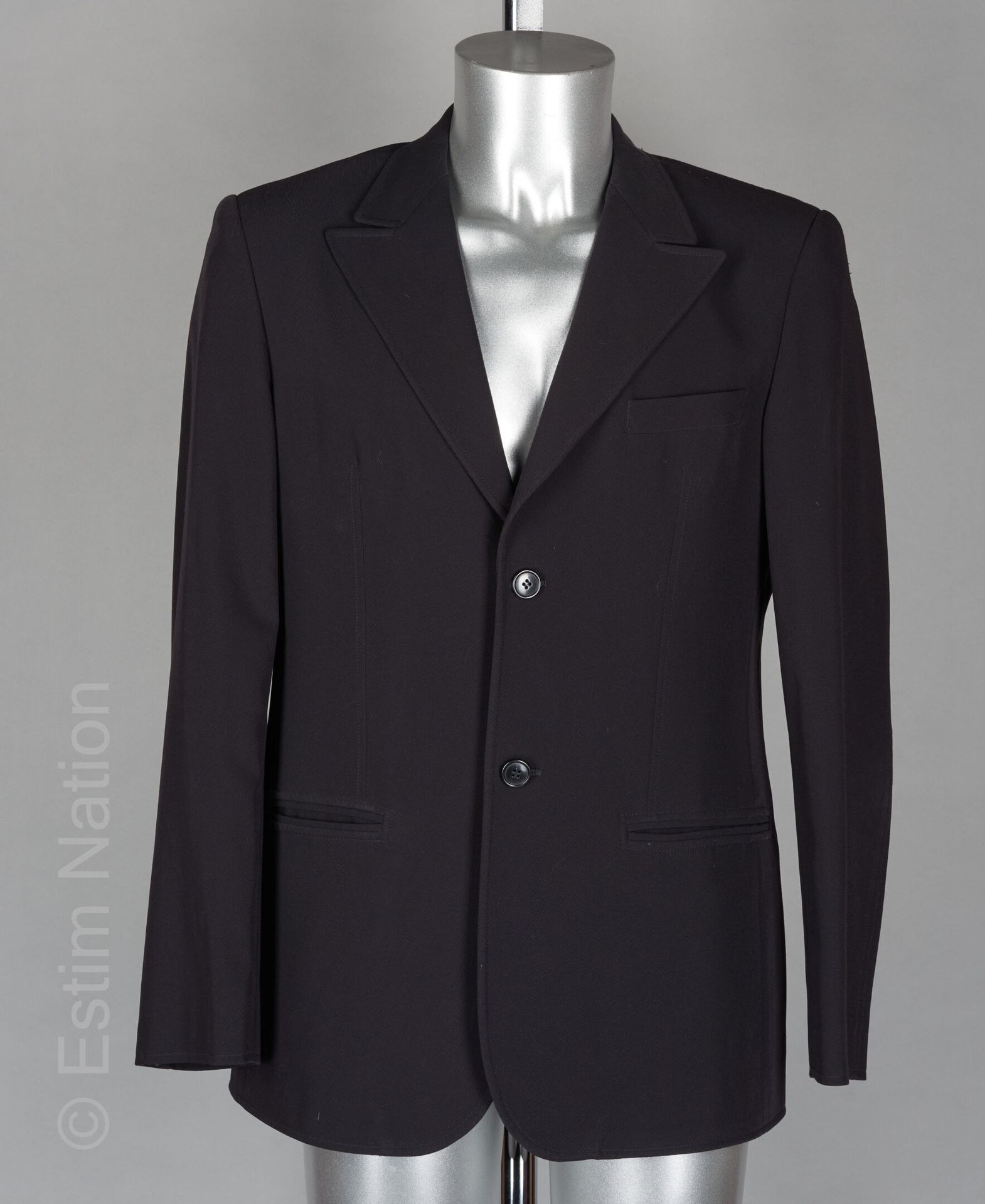 EMPORIO ARMANI 黑色涤纶混纺夹克，有凹槽的领子（S 50）（领子上有微小的痕迹）