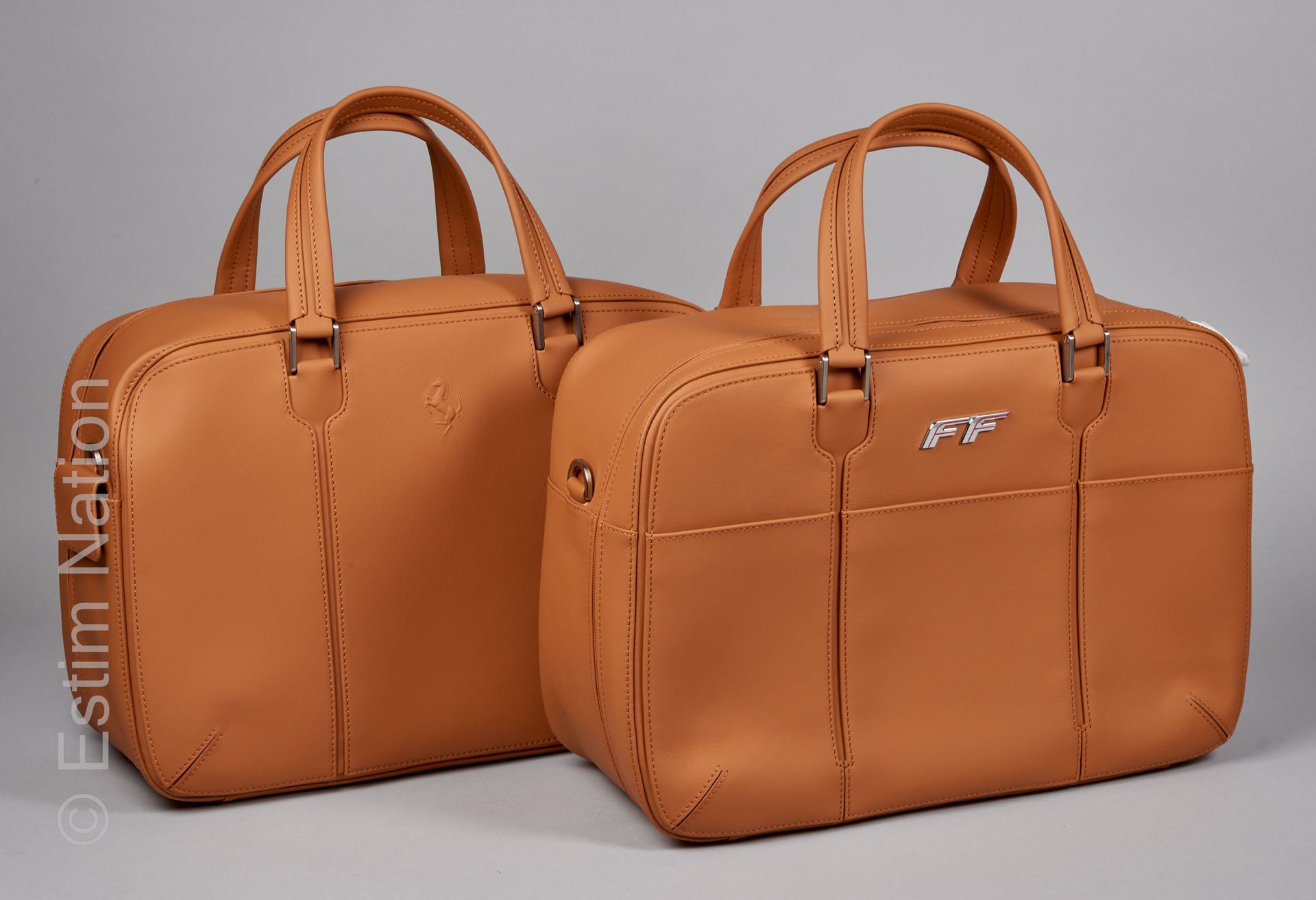 SCHEDONI POUR FERRARI FF CIRCA 2011/2016 
Pair of luggage in gold calfskin with &hellip;