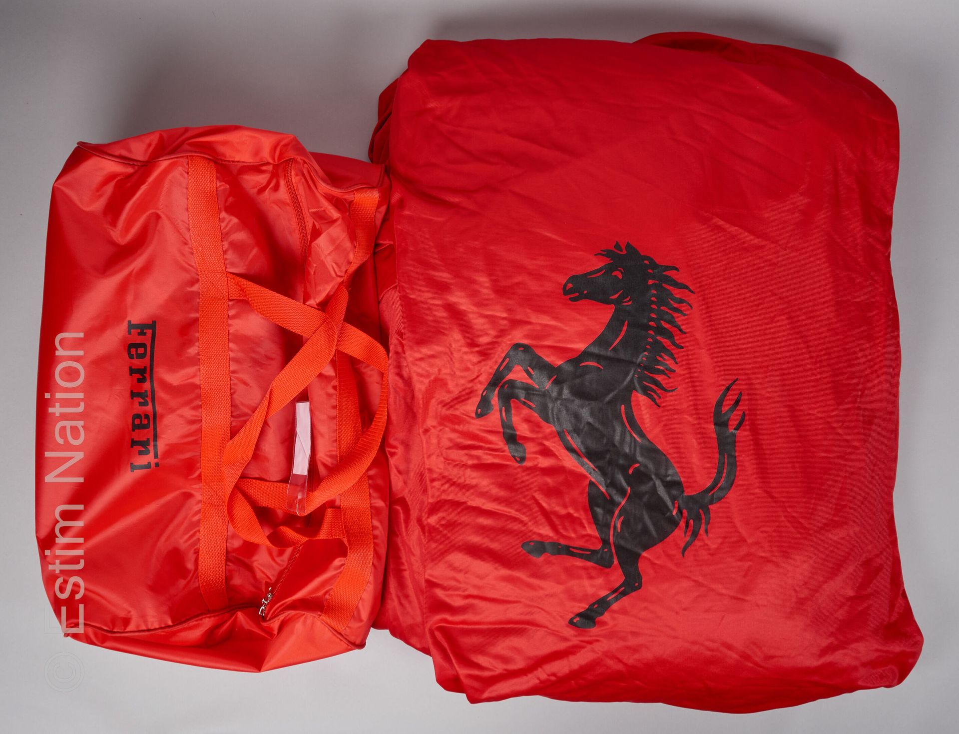 FERRARI Red nylon fleece cover for the Ferrari GT FF (in its bag) (with a pocket&hellip;