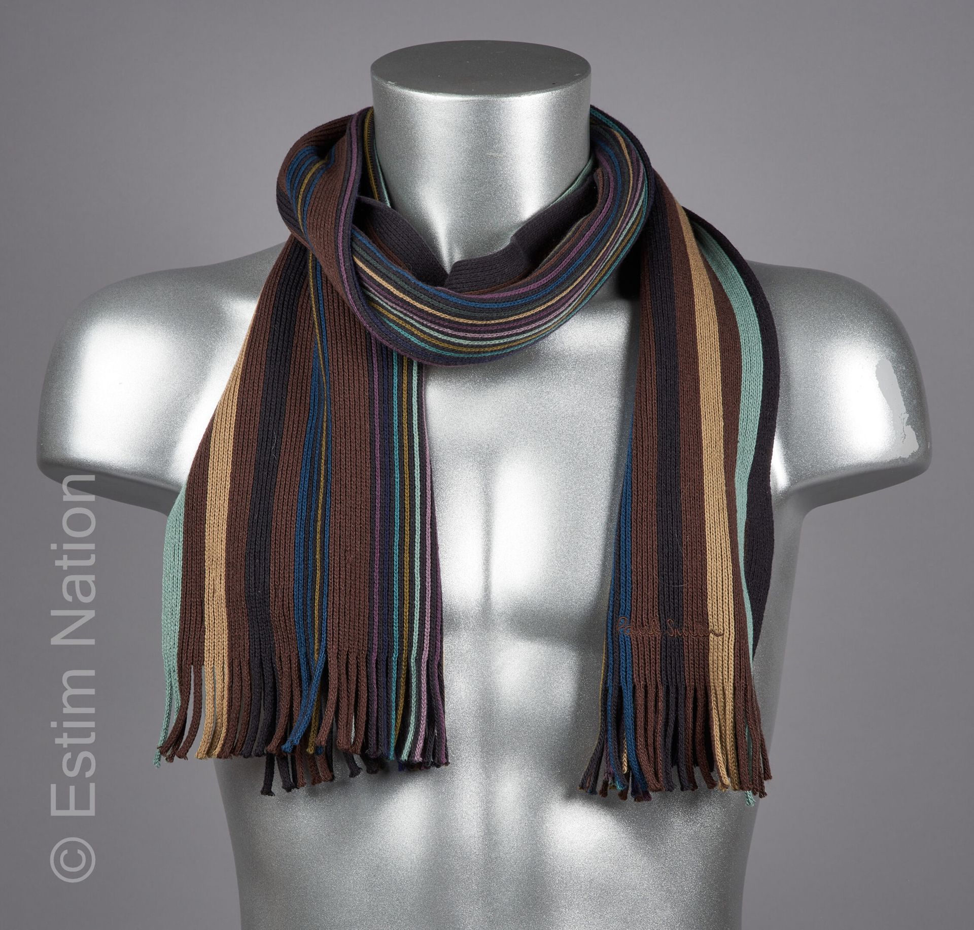 PAUL SMITH 100%羊绒围巾，棕色和不同颜色的bayadère，标签为 "Paul Smith"。

长1米50，宽35厘米