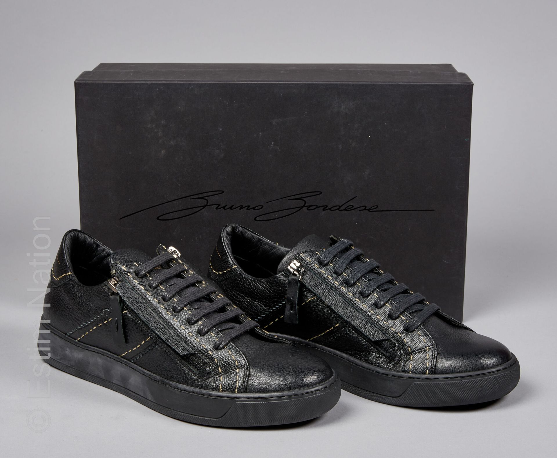 BRUNO BORDESE 一双黑色Saffiano和Nappa皮革低帮运动鞋（P41）（全新状态）（盒子，防尘袋）。