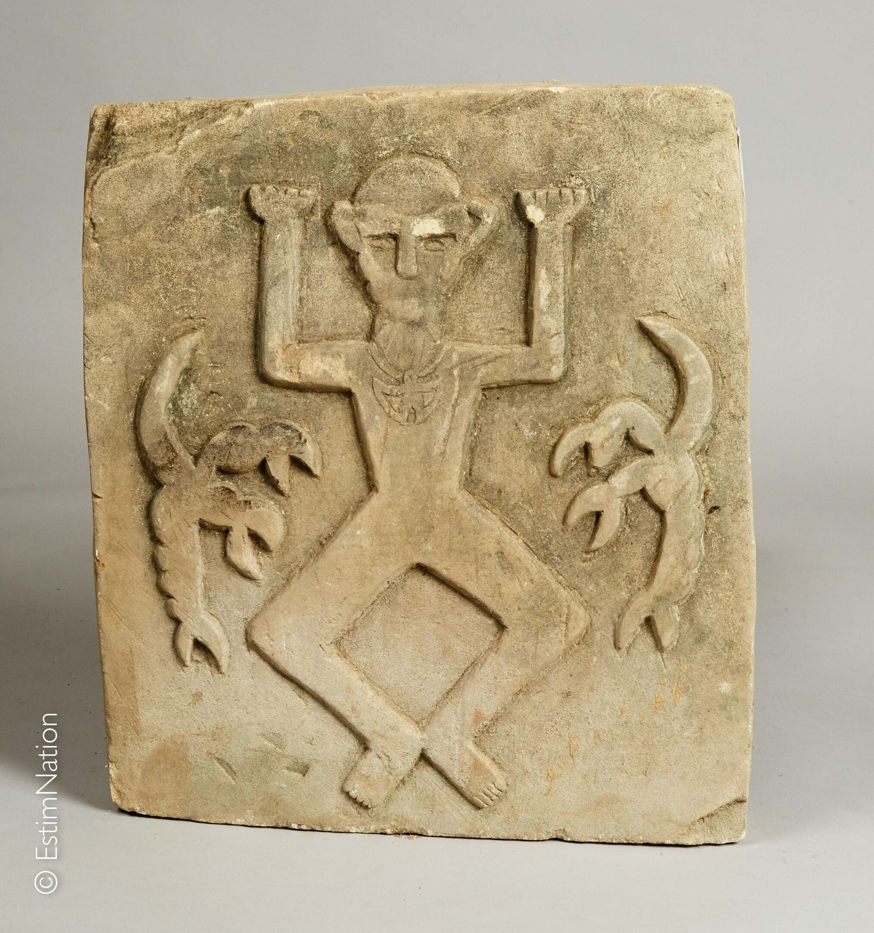 SUMBA SUMBA, iles de la Sonde



Stèle en pierre calcaire à décor sculpté d'un a&hellip;