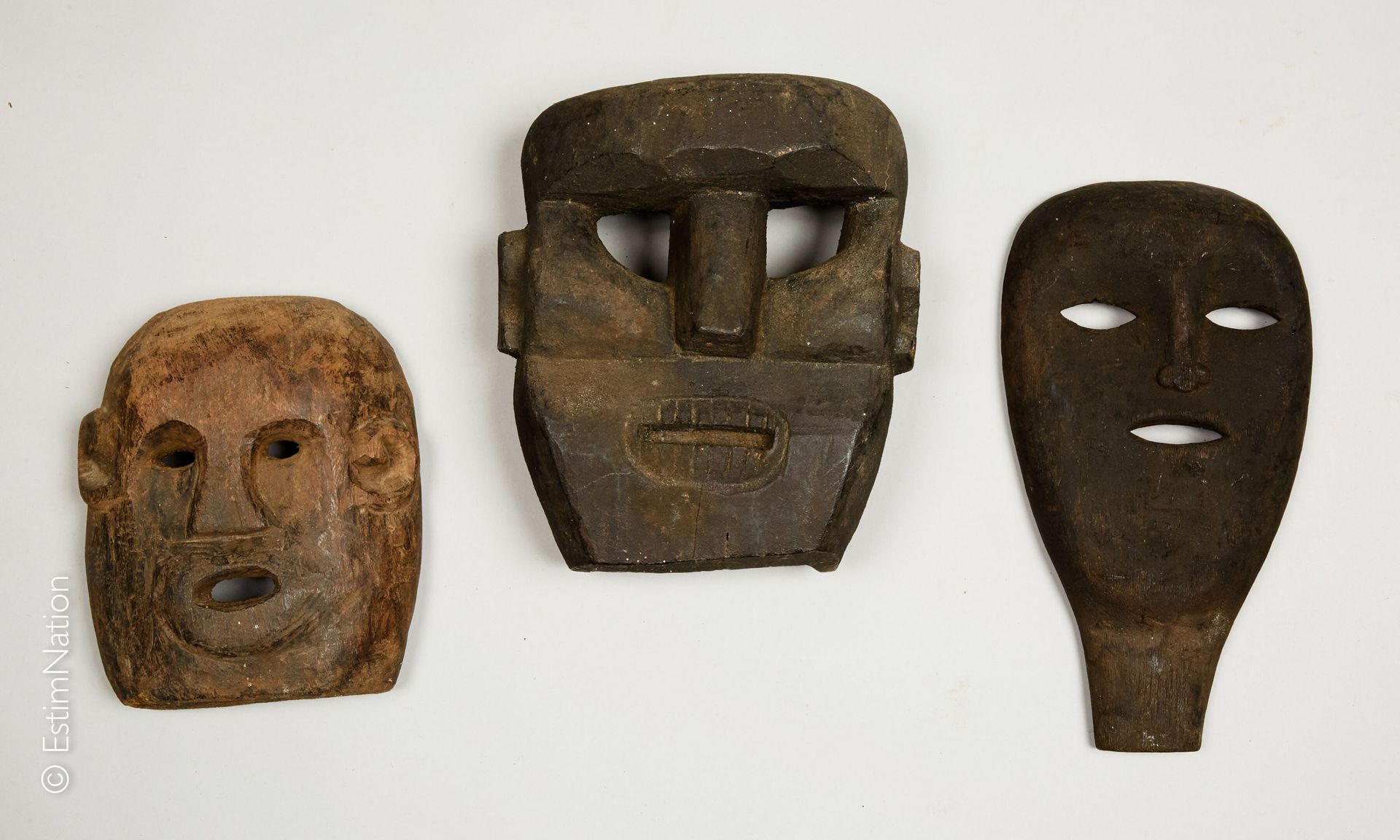 TIMOR TIMOR



Máscara de madera tallada con pátina oscura que muestra un rostro&hellip;