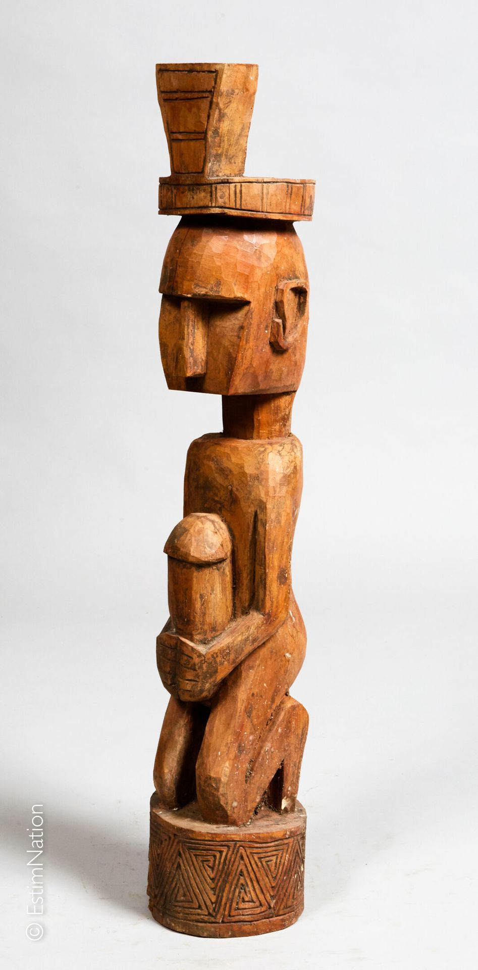 TIMOR TIMOR



Sujet en bois sculpté et pigments naturels figurant un homme à ge&hellip;
