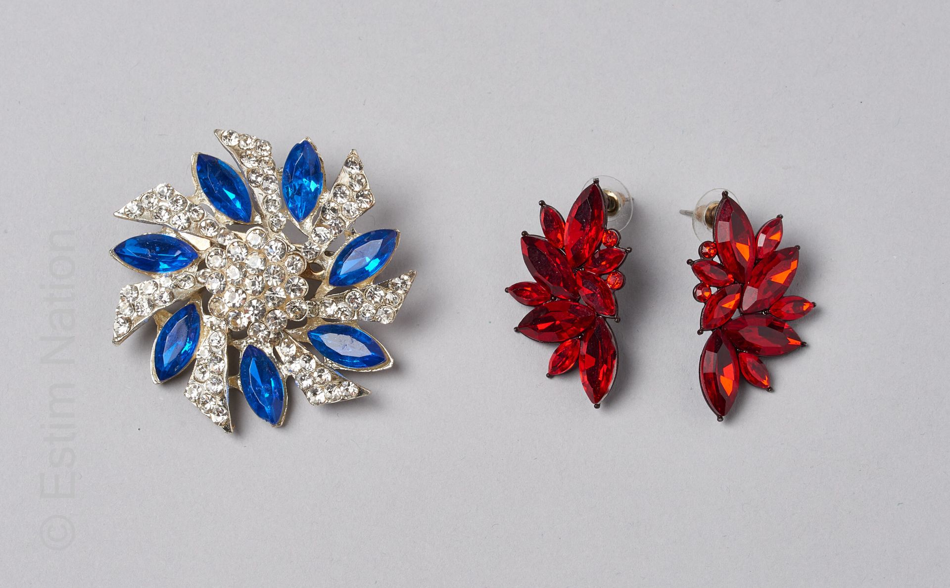 ANONYME 
rhinestone jewel brooch with blue glass, pair of red rhinestone earring&hellip;