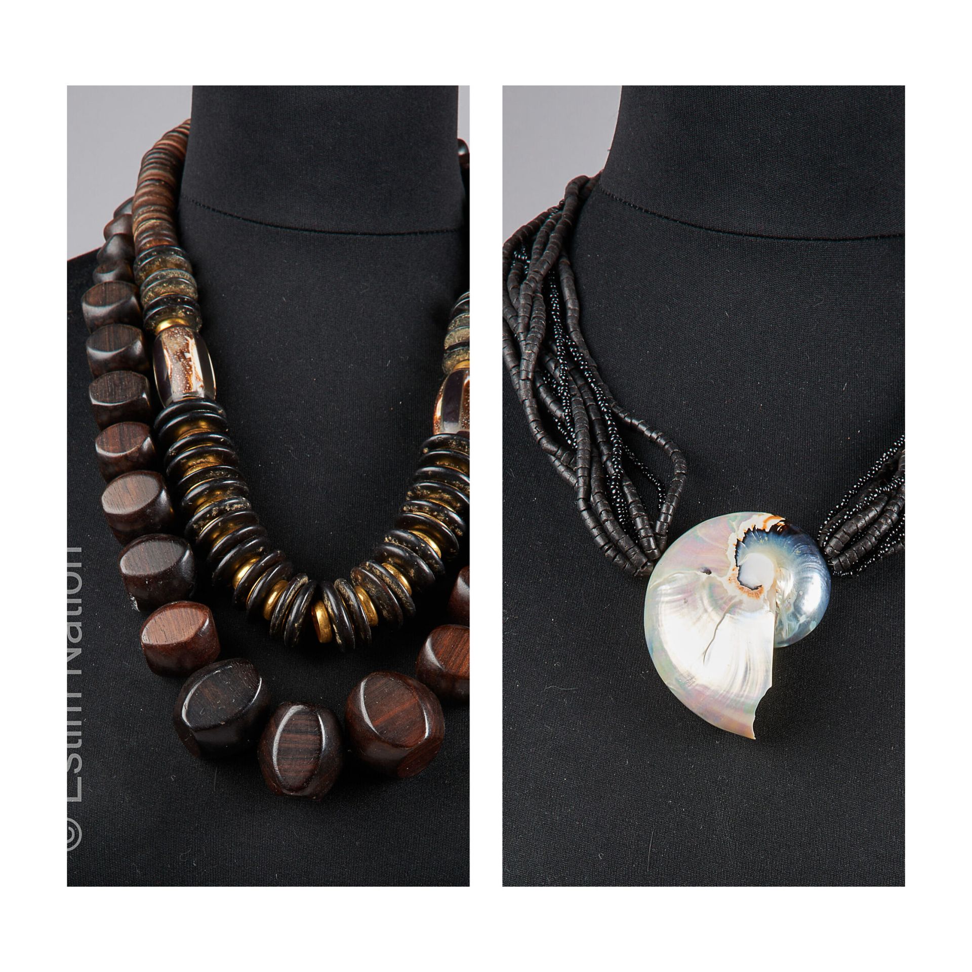 ANONYME 三只由木头和金属珠子制成的非洲灵感项链，其中一只拿着一个贝壳（贝壳上的小事故）（不保证状况）。