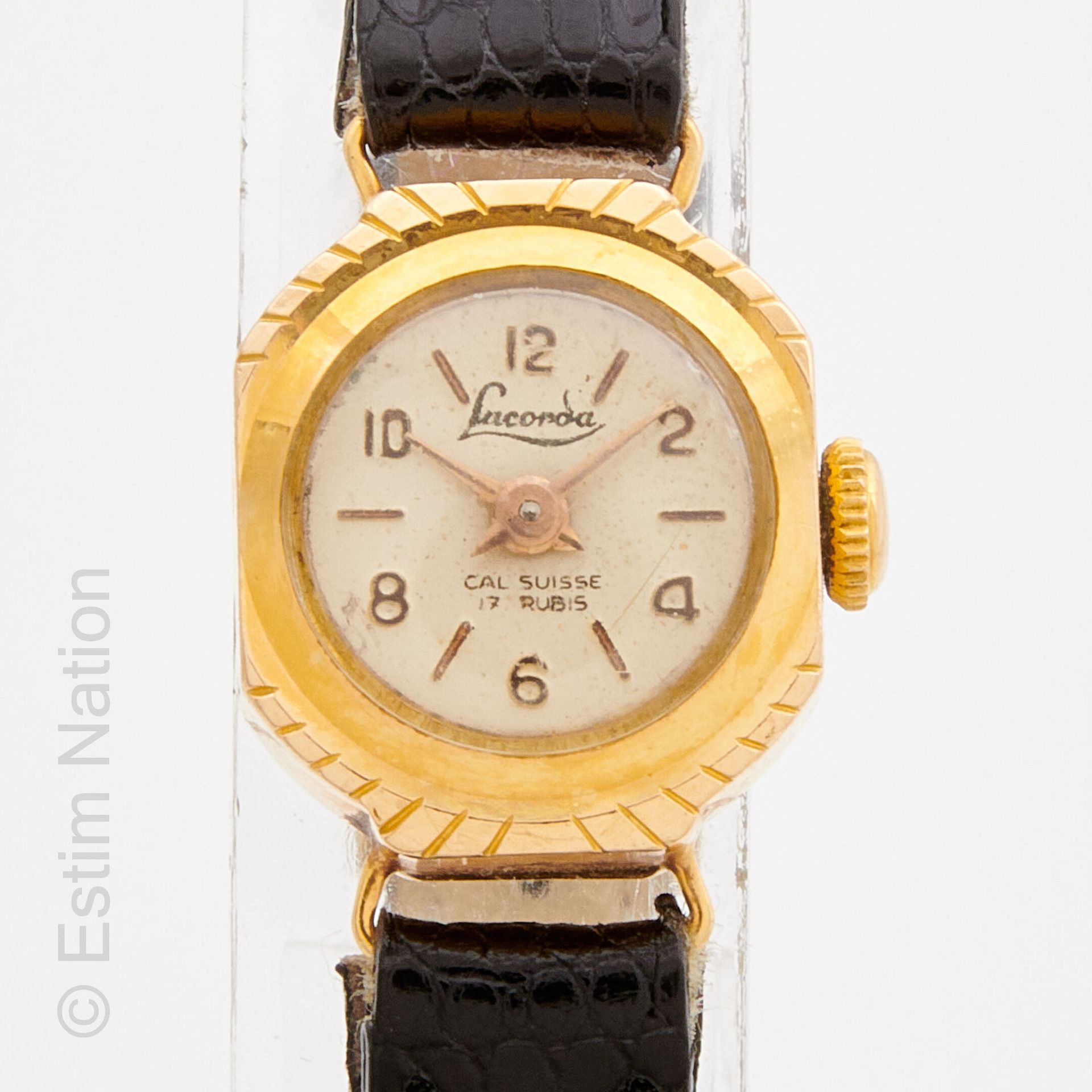BRACELET MONTRE DE DAME, OR JAUNE 黄金18K（千分之七十五）女士手镯腕表。圆弧形表盘，阿拉伯数字。签名：LACORDA。黑色真&hellip;