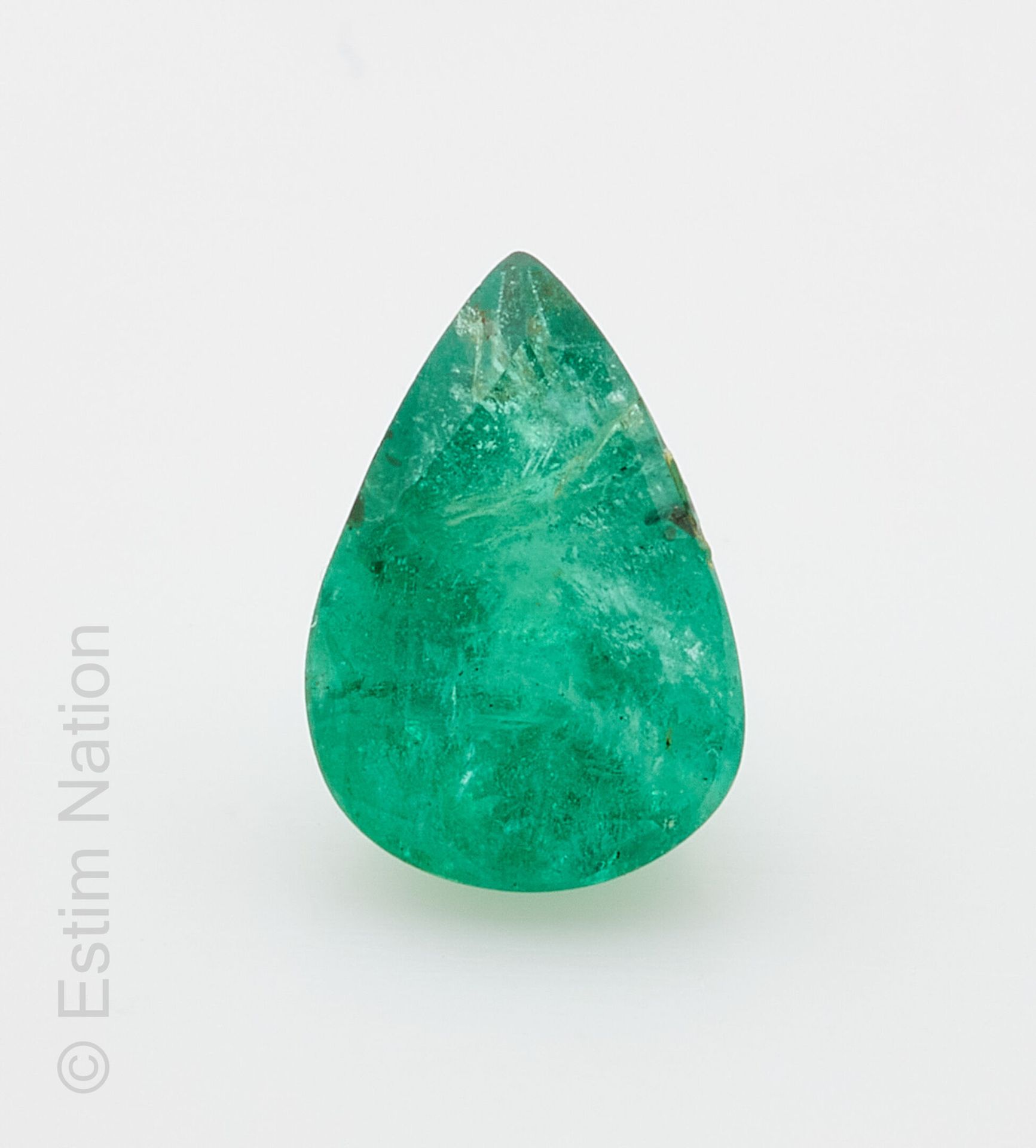 EMERAUDE A faceted emerald on paper of pear shape. Weight: 1.36 carat. With cert&hellip;