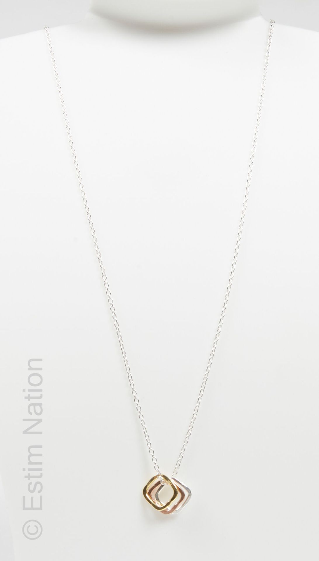 COLLIER EN ARGENT Silver necklace (925 thousandths) holding in tassel three open&hellip;