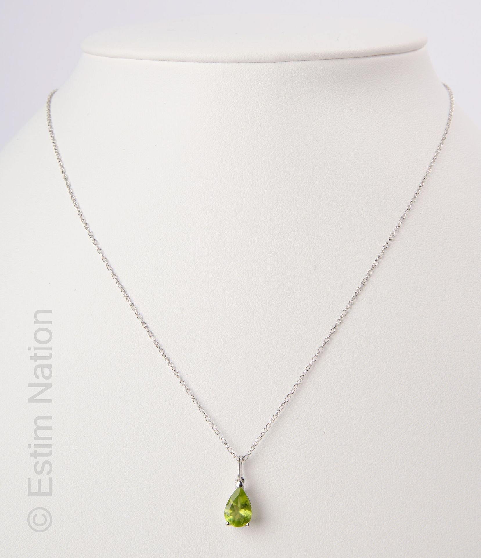 CHAINE ET PENDENTIF OR ET PERIDOT 18K (750 thousandths) white gold chain and pen&hellip;