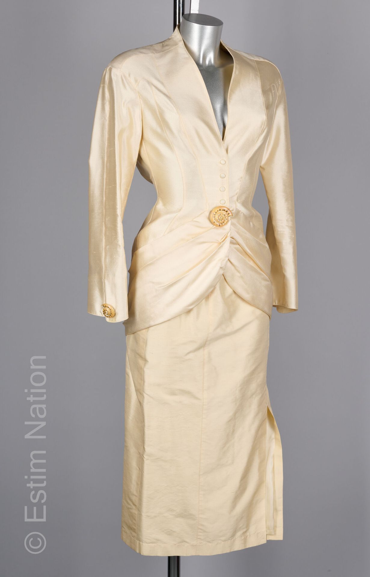 THIERRY MUGLER CIRCA 2000 ENSEMBLE in ivory raw silk, jacket with shapely cut-ou&hellip;