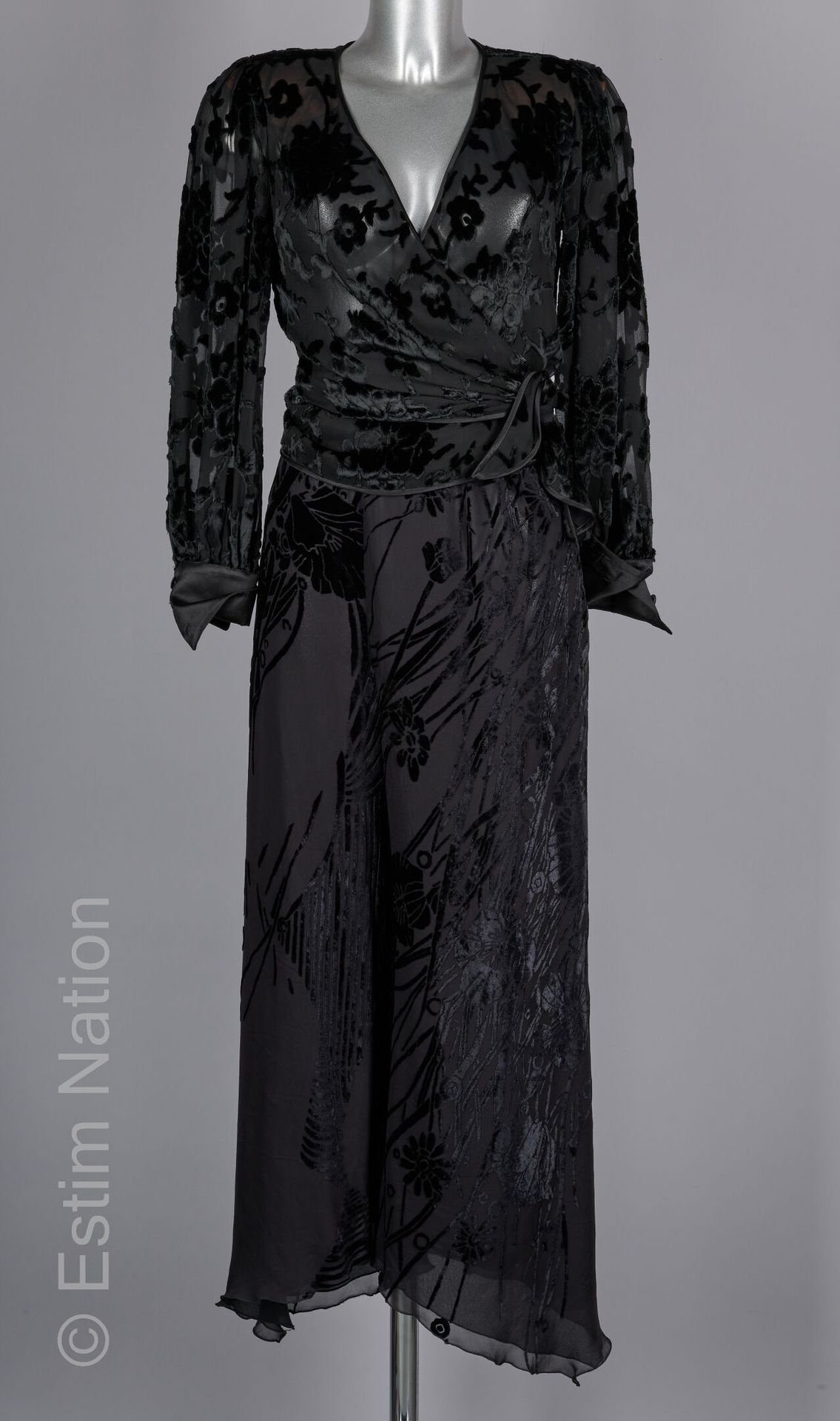 EMMANUEL UNGARO, UNGARO PARALLELES PANTALON in silk and black velvet panne with &hellip;