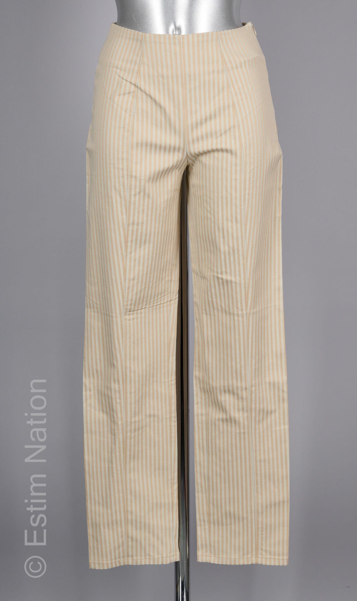 MARITHE FRANCOIS GIRBAUD LIGNE SPORT CITY Zwei hochgeschnittene Hosen mit einem &hellip;