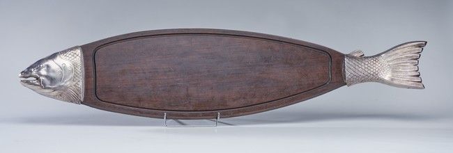 Null WICHTIGE ovale FISCHPLATTE, Mittelteil aus geriffeltem Holz, die Enden in N&hellip;