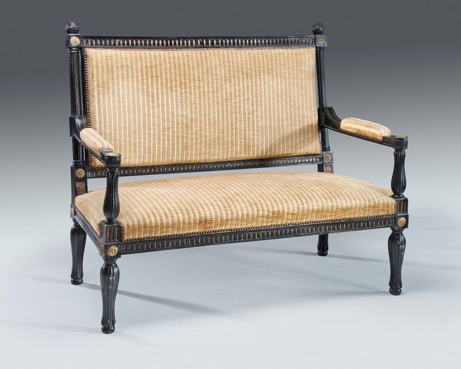 Null Zweisitzer-Sofa mit flacher Rückenlehne aus geformtem, geschnitztem und sch&hellip;