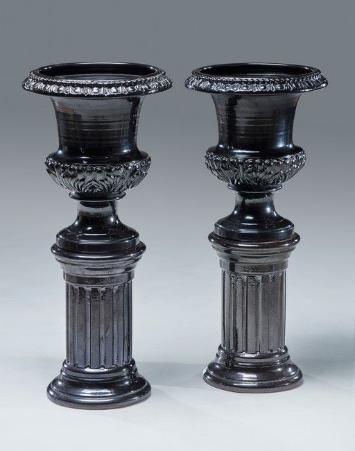 Null GOICOECHEA

Pair of large black glazed earthenware vases on pedestal with g&hellip;