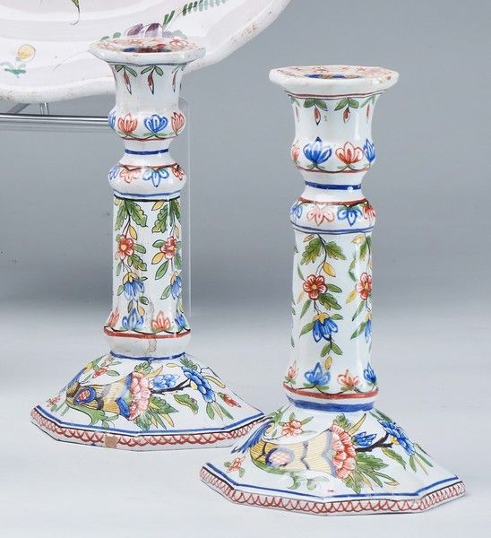 Null Attributed to ROUEN, late 18th - early 19th century

Pair of earthenware fl&hellip;