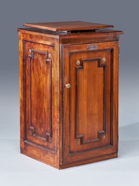 Null MINI-BAR CABINET in mahogany stained oak, with a rectangular sliding top an&hellip;