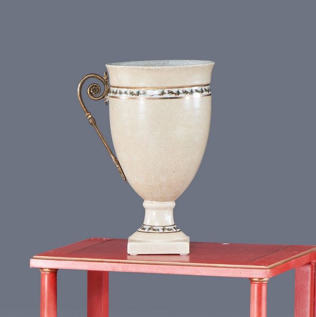 Null VASE balustre en céramique craquelée beige, à frise de guirlandes de feuill&hellip;