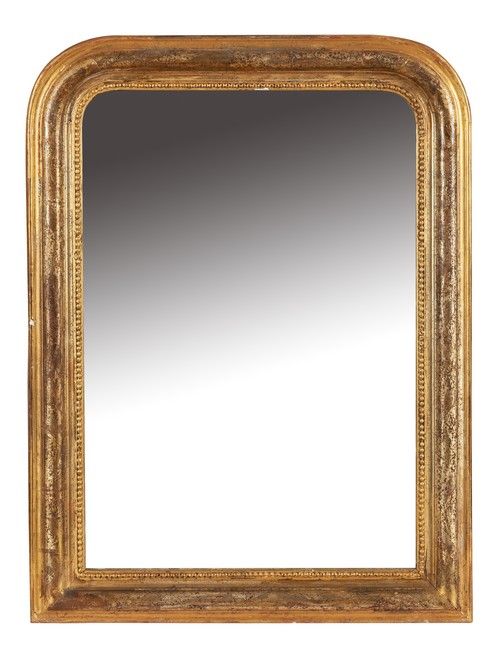 Null 小型长方形镜子，圆边，木质和镀金灰泥，带珍珠丝，水银镜。

路易十六风格

高73厘米；宽55厘米

(有轻微缺口)