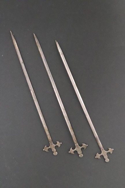 Null THREE silver (950) HATELETS or aperitif spades in the shape of a halberd.

&hellip;