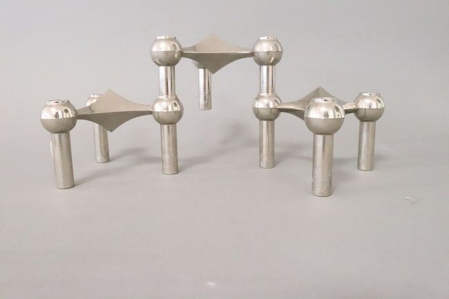 Null Werner STOFF代表Hans NAGEL

三个可拆卸和可调的镀银蜡烛。

直径10厘米