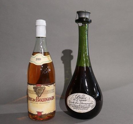 Null 1 Blle MARC DE BOURGOGNE, mise nég.,1989.

Et 1 Blle Vieille Fine Champagne&hellip;