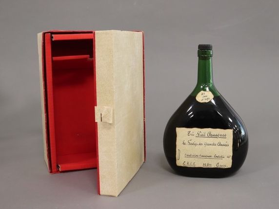 Null 1瓶Basquaise老阿马尼亚克 "Le Prestige des Grandes Années "40年陈酿 - 42°。

没有显示容量。没有过&hellip;