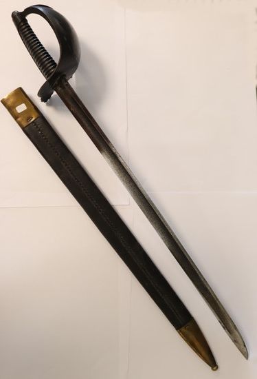 Null PIEMONTAIS SABRE D'ABORDAGE MODEL 1847手柄
、框架和外壳均为发黑的铁质，切割的Quillon
。
弯曲的刀刃，侧&hellip;