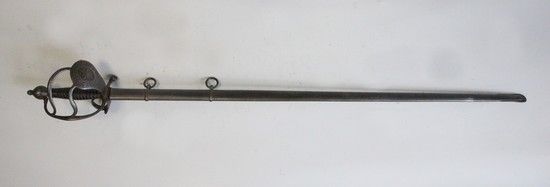 Null JahrhundertSpanisches Offizierschwert
aus Horn mit Wasserzeichen, Eisenmont&hellip;