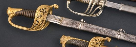 Null 高级军官军刀，
1855
型
角形
手柄
（水印丢失）。镀金黄铜框架，镂空刀柄，直刀，带水槽，来自1870年8月的夏特莱罗帝国工厂。

A.B.E.