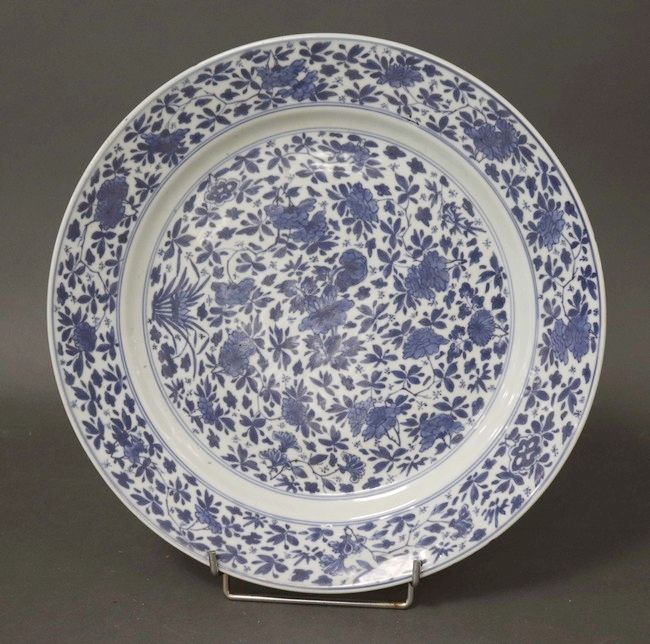 Null CHINA, 20. Jahrhundert

RUNDE PLATTE aus blau-weiß glasiertem Porzellan mit&hellip;