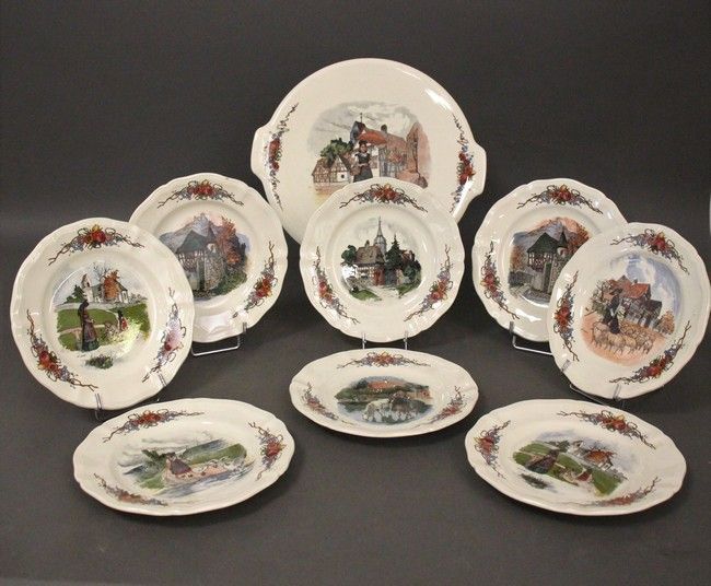 Null SARREGUEMINES

SERVICE PART including a tray and twelve dessert plates in e&hellip;