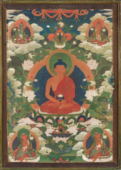 Null 
唐卡表现的是迦叶尊者坐在莲花上的三昧耶，手持供杯，周围有四个菩萨。 




西藏，18世纪末-19世纪初




80 x 55厘米




(左&hellip;