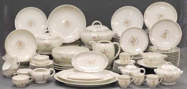 Null Alfred LANTERNIER in Limoges

IMPORTANT enamelled porcelain TABLE SERVICE o&hellip;