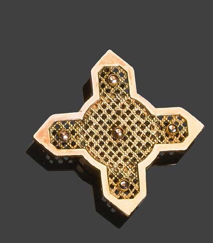Null - Pendentif en or jaune 750°/°° en forme de croix sertie d'un onyx
Pb:9,26 &hellip;