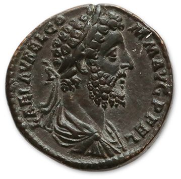 Null COMMODE (177-192)
Sesterce.罗马（192）。
他的月桂冠和披肩半身像在右边。
R/ Commode在左边，由胜利女神加冕，并&hellip;
