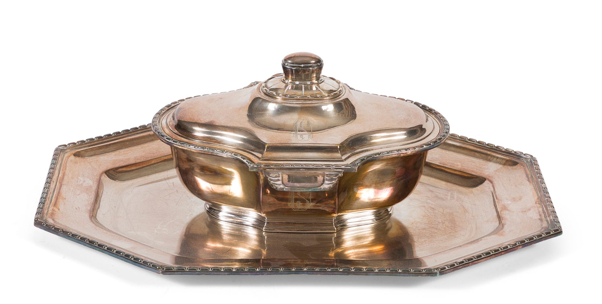 Null Covered vegetable dish and oval octagonal dish in silver plated metal, the &hellip;