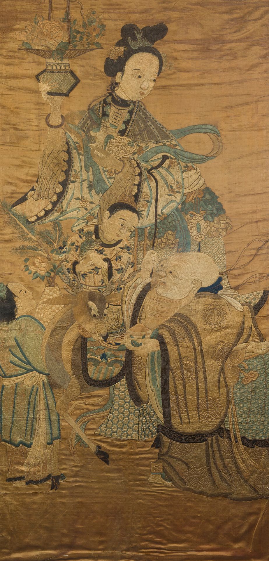 Null 丝绸和亚麻的刺绣面板，代表着一个

在鹿的陪伴下，向周老供奉的场景。

女神手持装有牡丹花的花瓶

(泪水和中暑)

中国，19世纪

H.147 x&hellip;