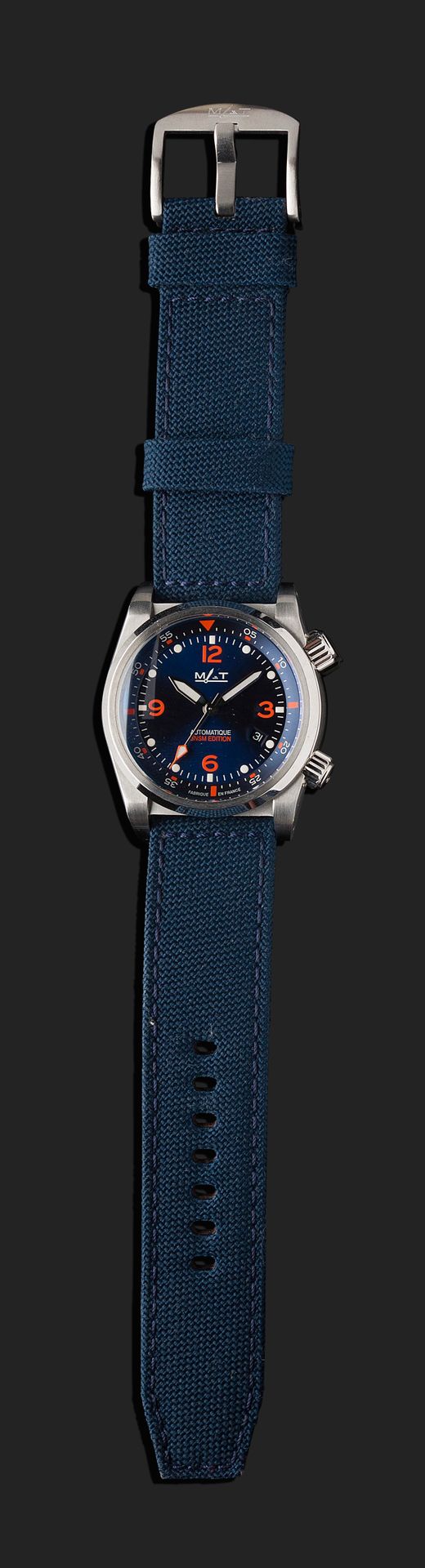 Null MAT
SNSM Edition. Number SKUAG7XLV036.
N° 36/300
Diving wristwatch in steel&hellip;