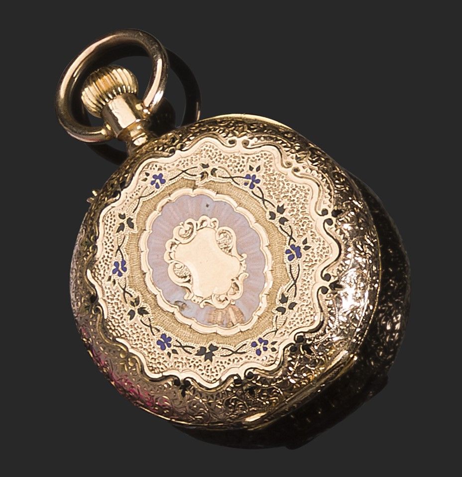 Null Reloj de cuello de oro de 18 quilates con esfera de esmalte rosa
Peso bruto&hellip;