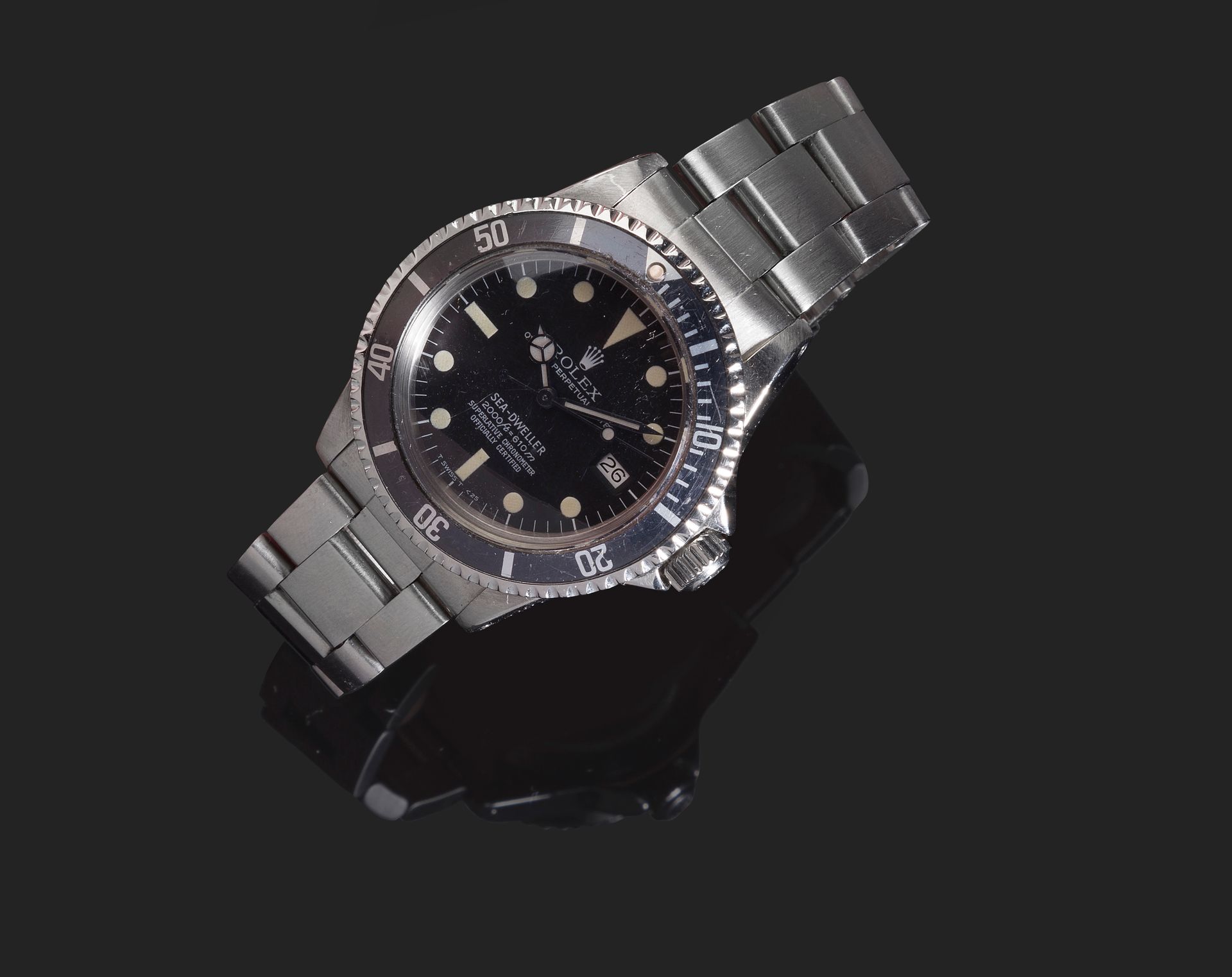 Null ROLEX
Sea Dweller轨道表盘
型号1665，编号5298012。
美丽的不锈钢潜水员腕表。
圆形表壳，旋入式表冠和表背。旋转表圈。
黑色&hellip;