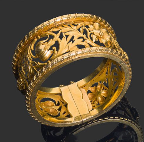 Émile FROMENT MEURICE (1837 - 1913) 
Bracelet rigide et ouvrant en or jaune 750°&hellip;