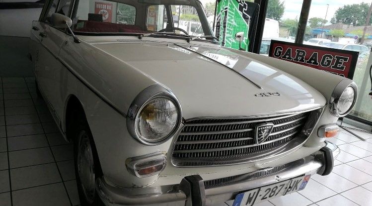 PEUGEOT 404- 1968 The Peugeot 404 is launched in 1960 and becomes in 63 the firs&hellip;