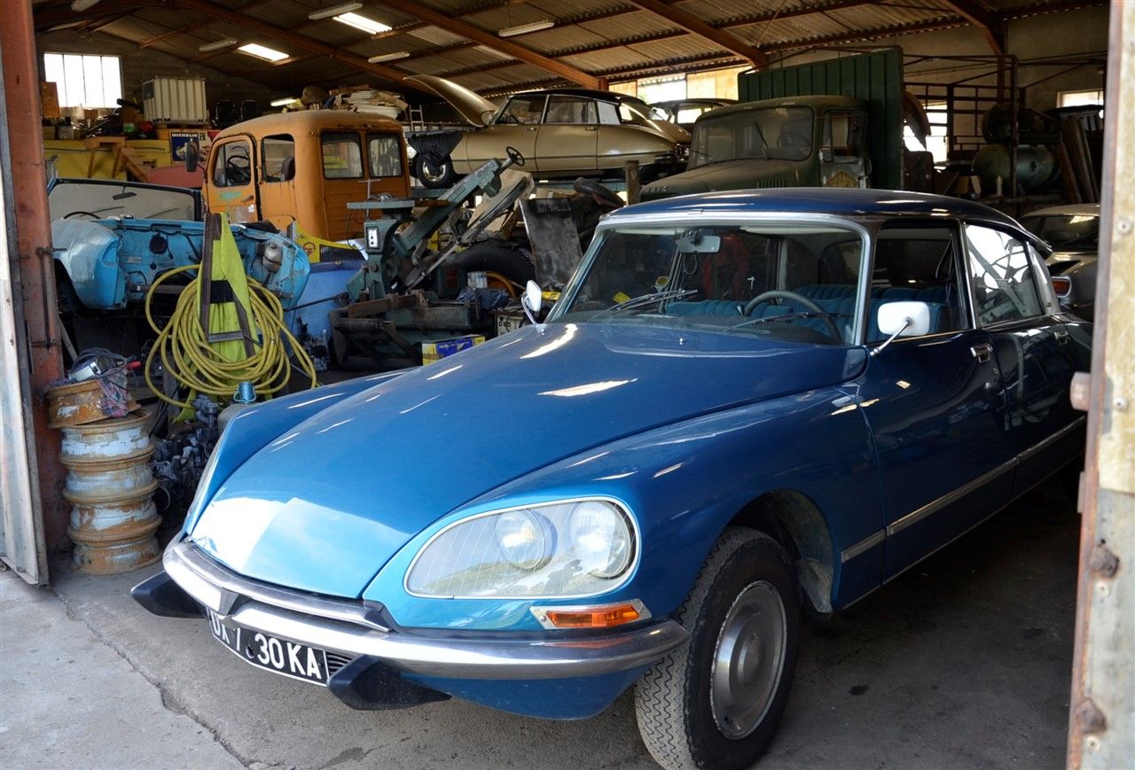 CITROËN DS 23- 1974 
Serial number : E01FE6398 





This DS was delivered in Ju&hellip;