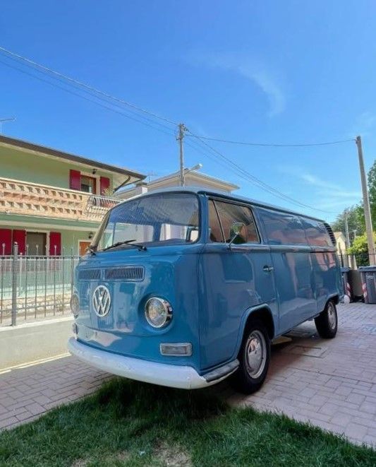 VW Combi T2 – 1972 Serial number: 2122103762

Produced from 1947 to 2014, the co&hellip;