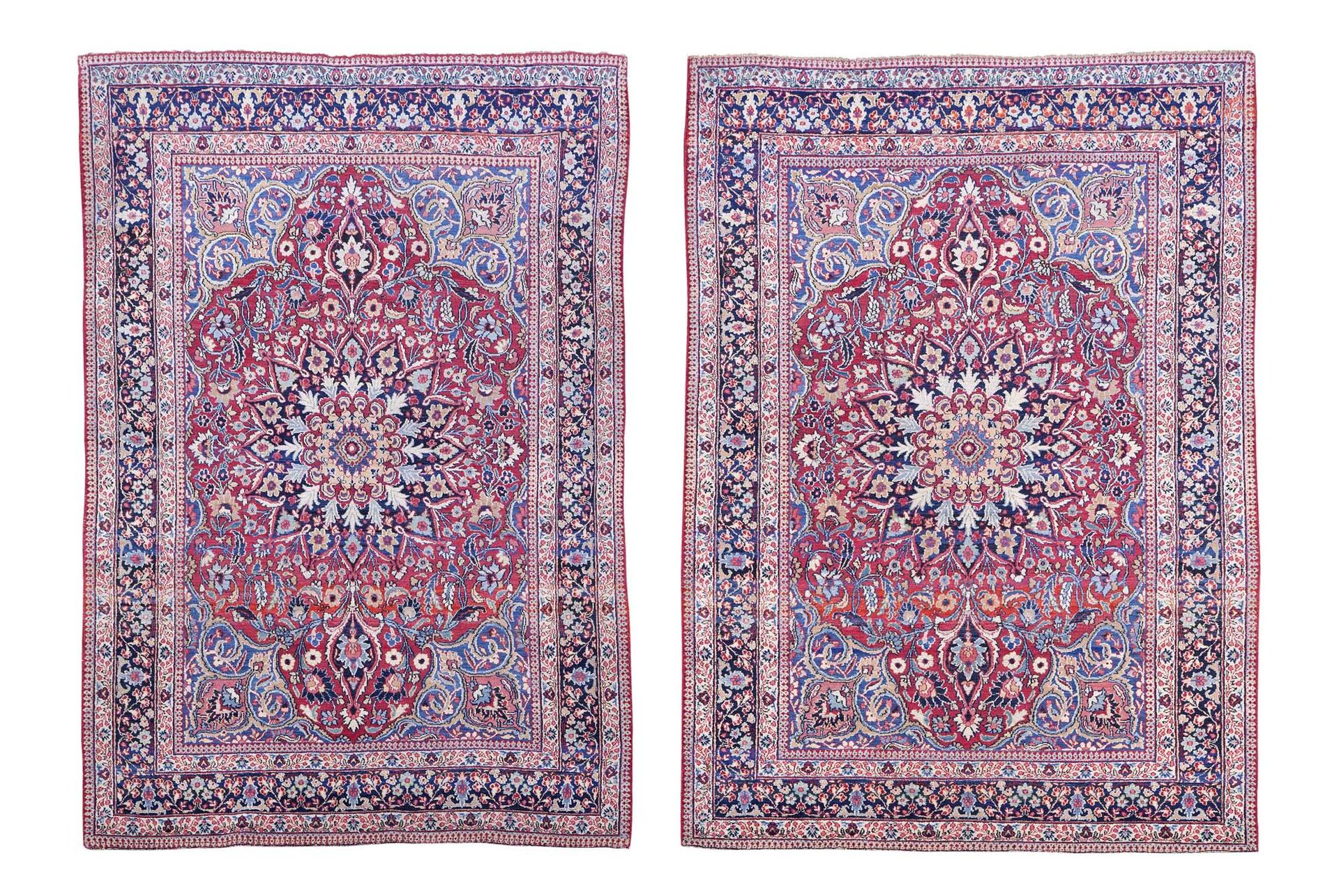 Null 一对MÉCHED AMOGLI地毯，（波斯），19世纪末20世纪初

尺寸：192 x 124厘米和190 x 125厘米

技术特点 : 羊毛丝绒，&hellip;
